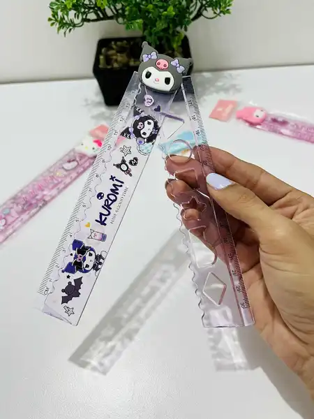 Regla expandible Sanrio