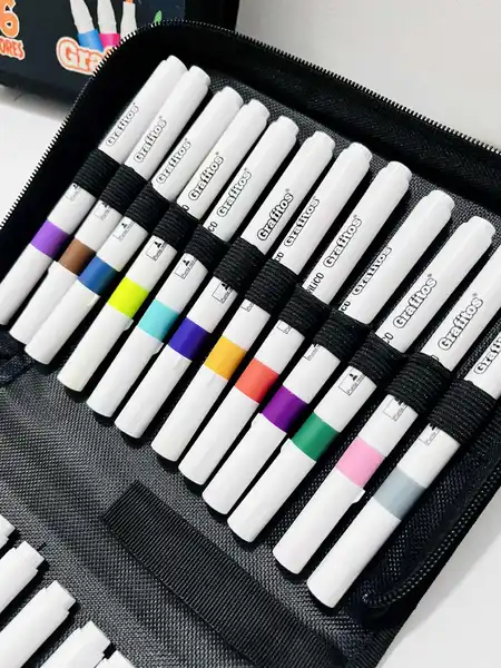 Maleta de Marcadores acrílicos x 36