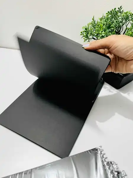 Bitácora de dibujo hojas negras