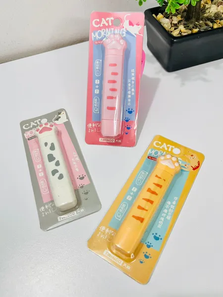 Corrector + pegante en cinta Huellitas