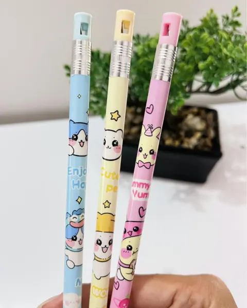 Lápices, portaminas y colores.